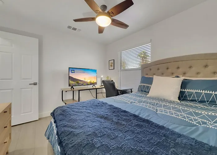 90th Holiday home Peoria
